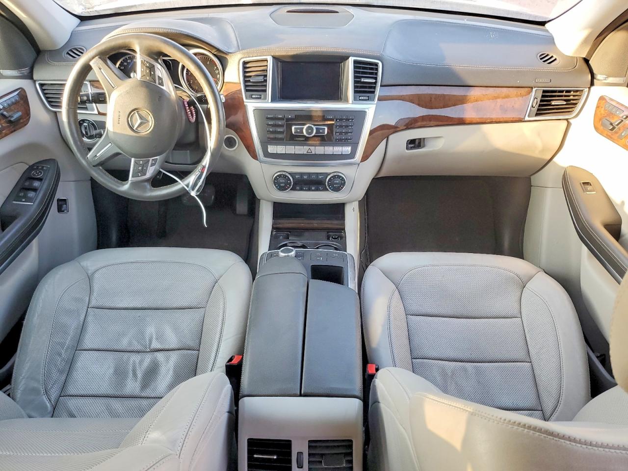 2014 MERCEDES-BENZ GL 550 4MATIC photo 8
