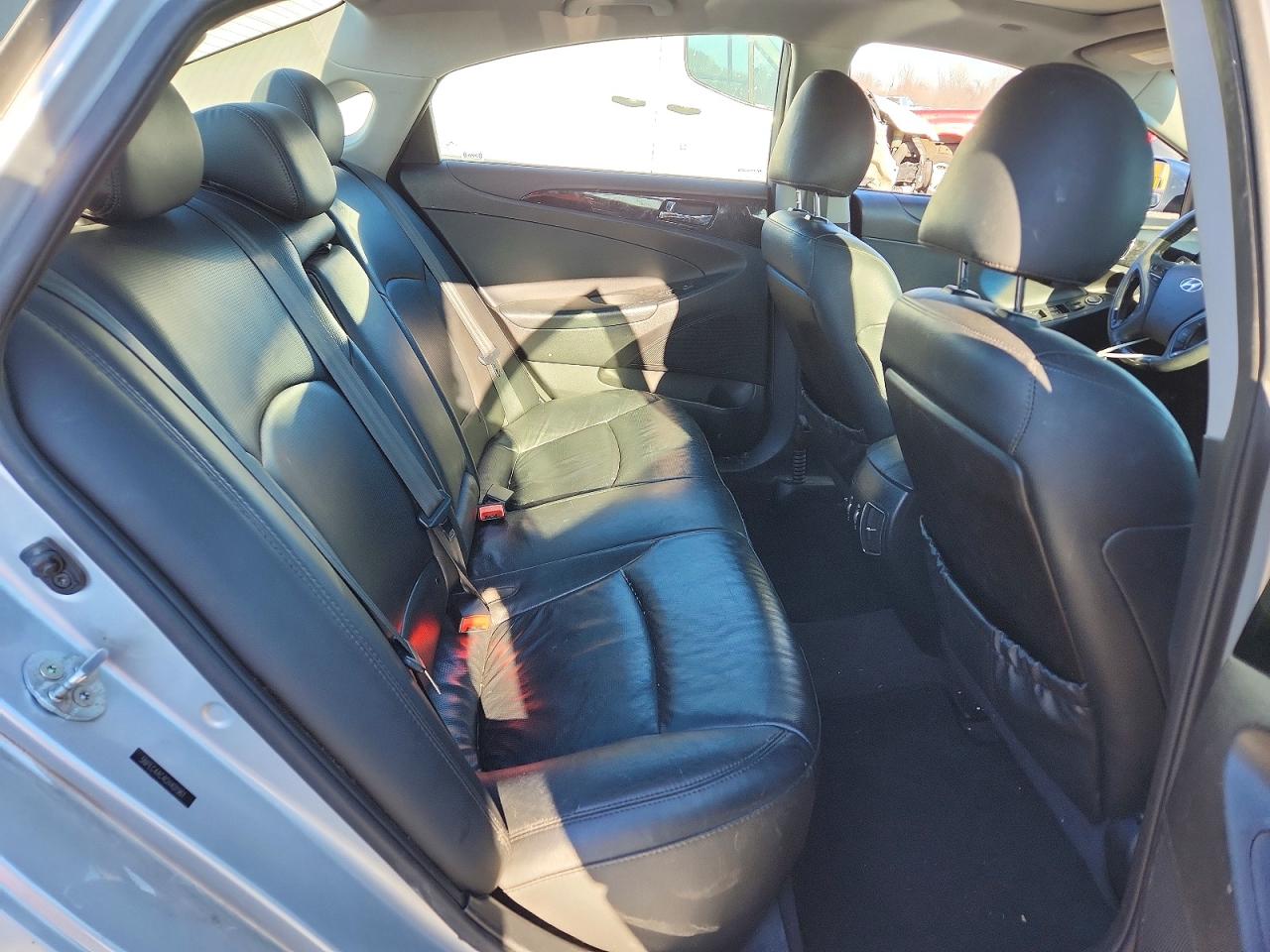 2012 HYUNDAI SONATA SE photo 10