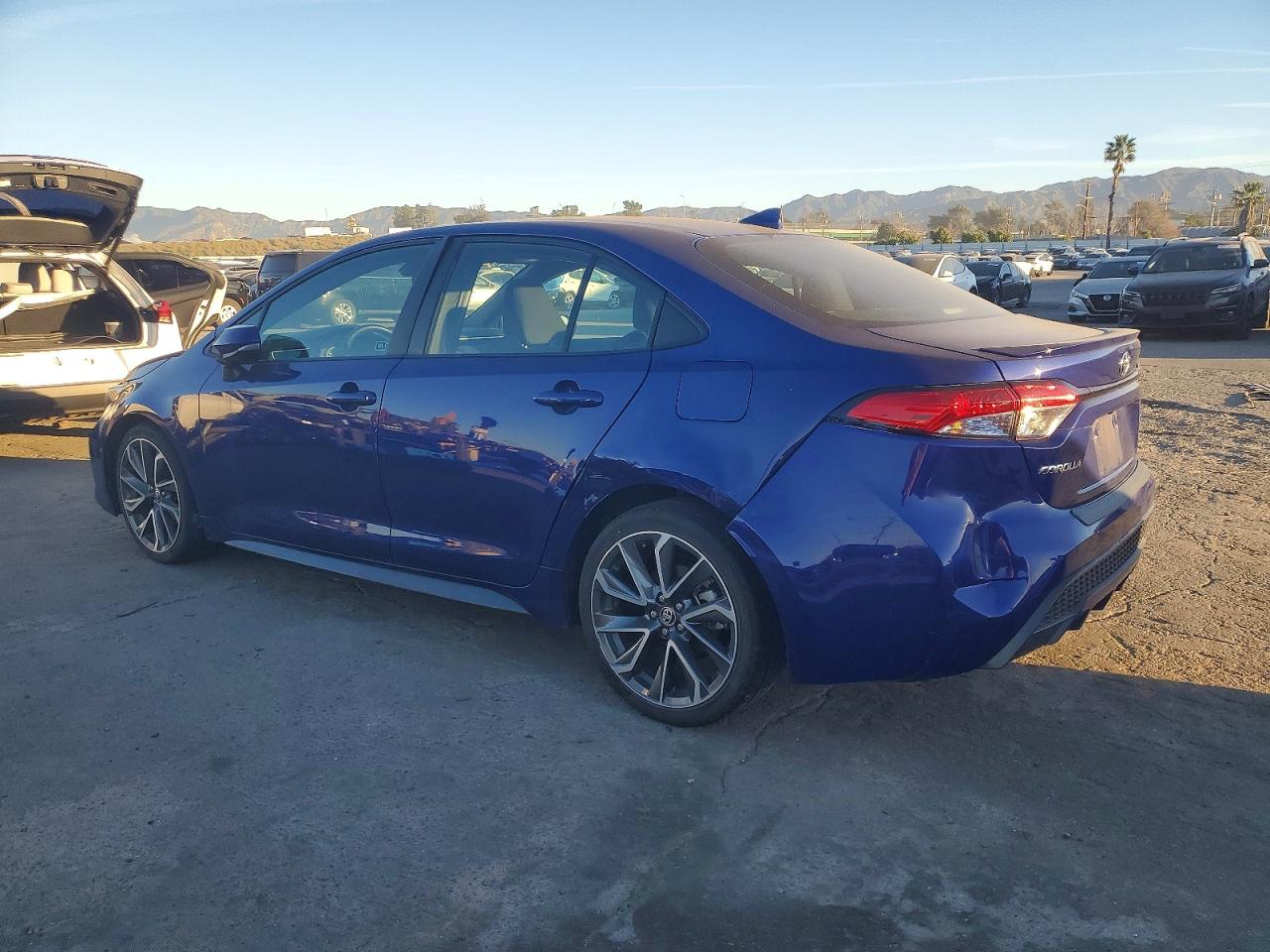 2022 TOYOTA COROLLA SE photo 2