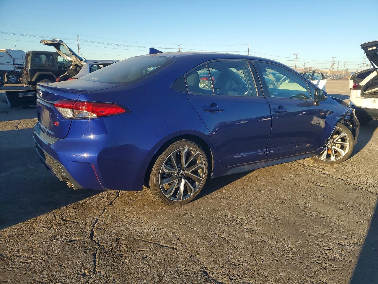 2022 TOYOTA COROLLA SE photo 3