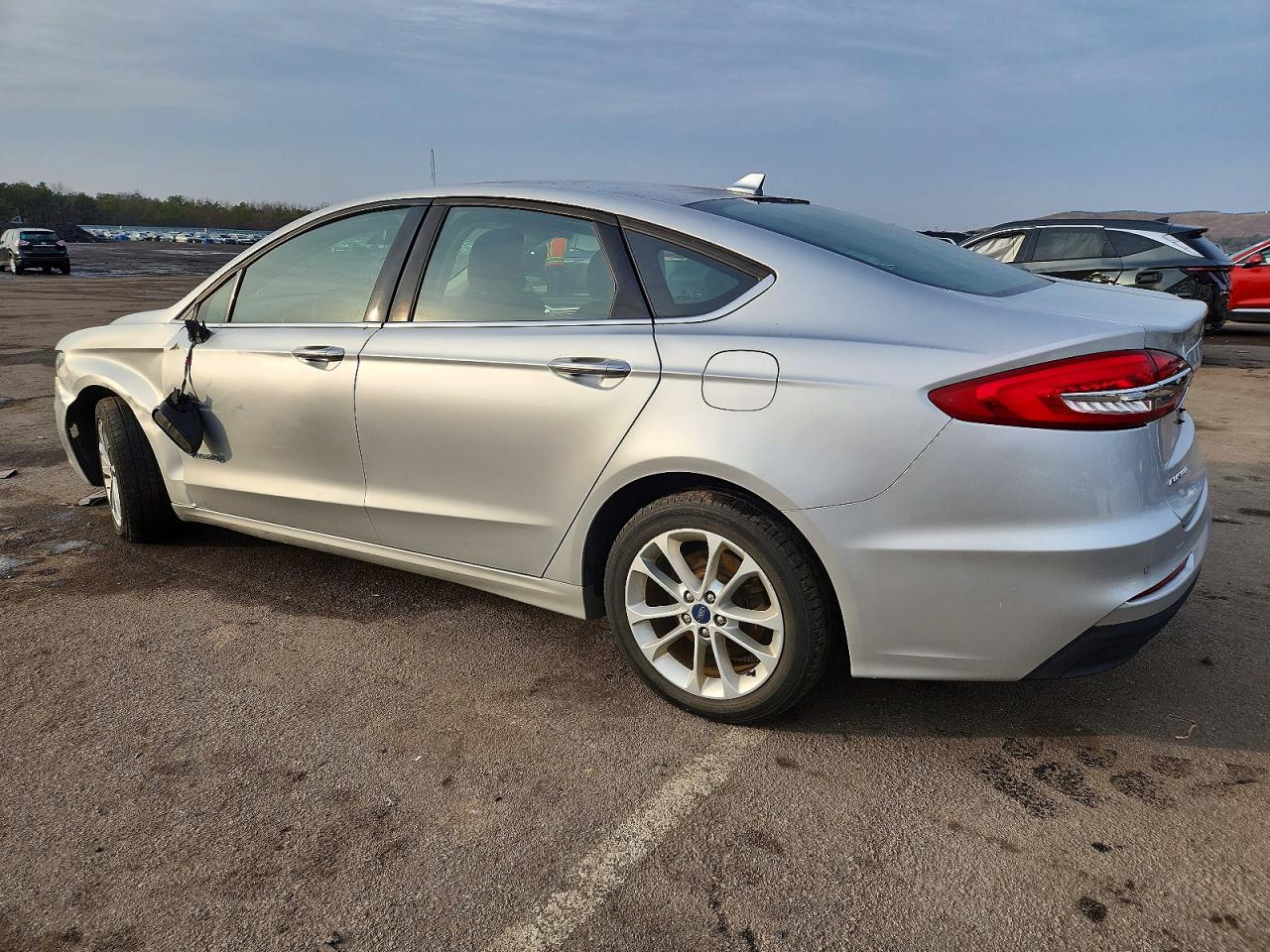 2019 FORD FUSION SE photo 2