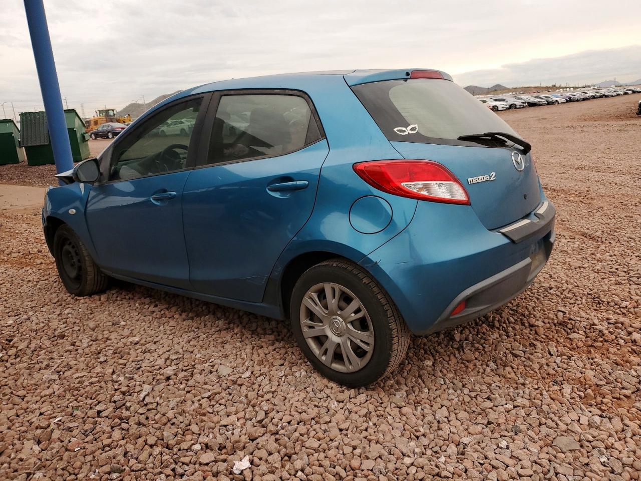 2012 MAZDA MAZDA2 photo 2