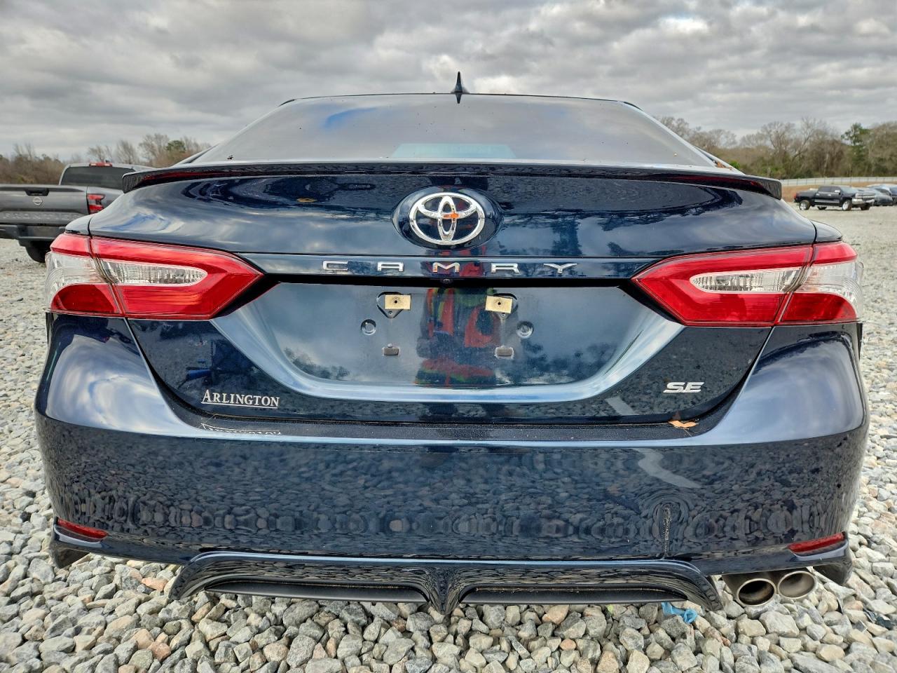 2020 TOYOTA CAMRY SE photo 6