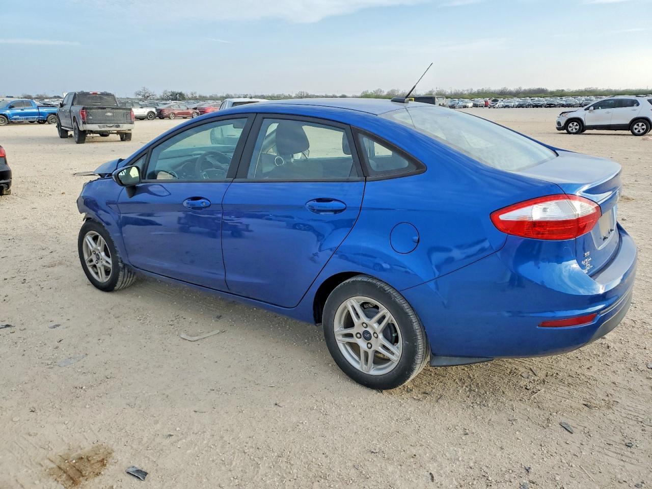 2019 FORD FIESTA SE photo 2