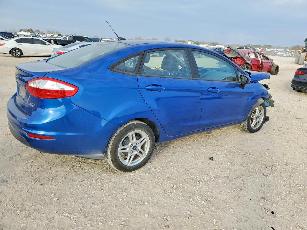 2019 FORD FIESTA SE photo 3