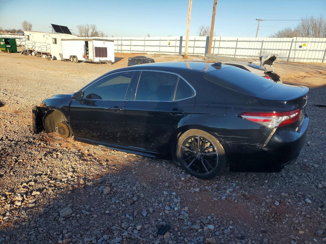 2019 TOYOTA CAMRY XSE photo 2