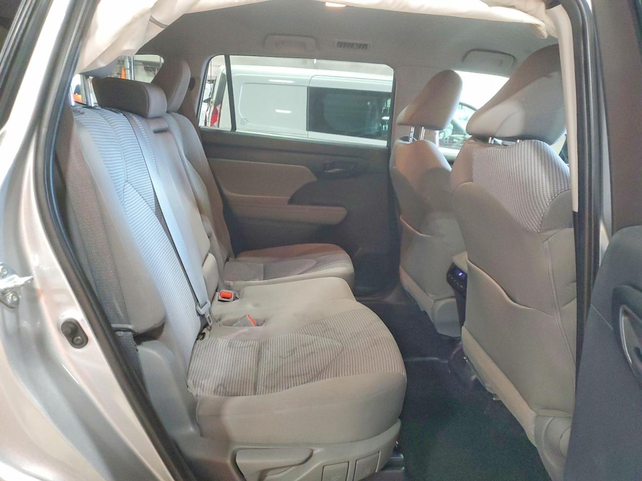 2021 TOYOTA HIGHLANDER L photo 11