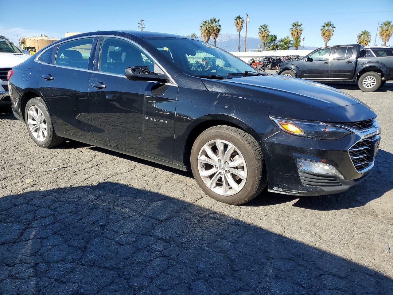 2020 CHEVROLET MALIBU LT photo 4