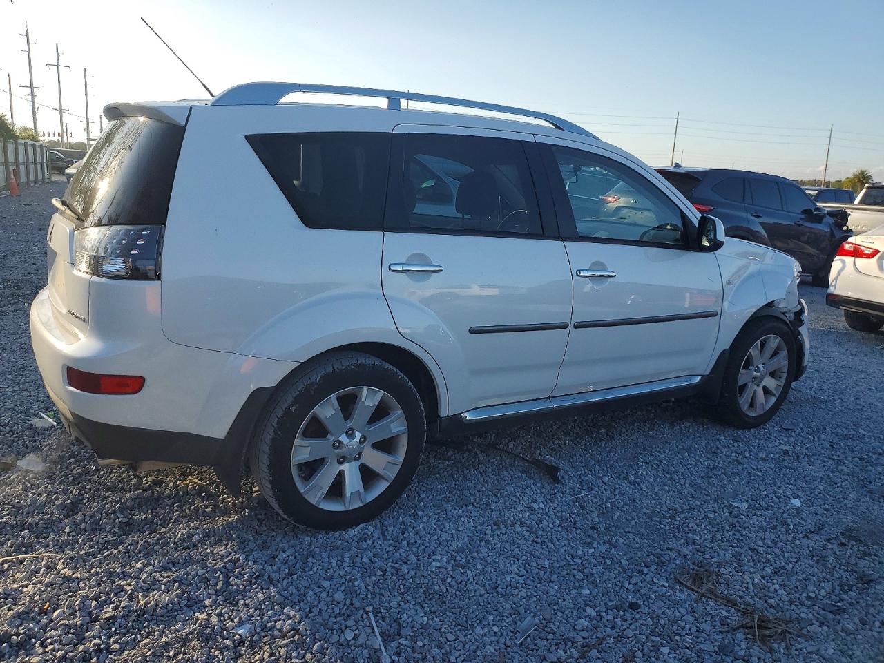 2009 MITSUBISHI OUTLANDER SE photo 3