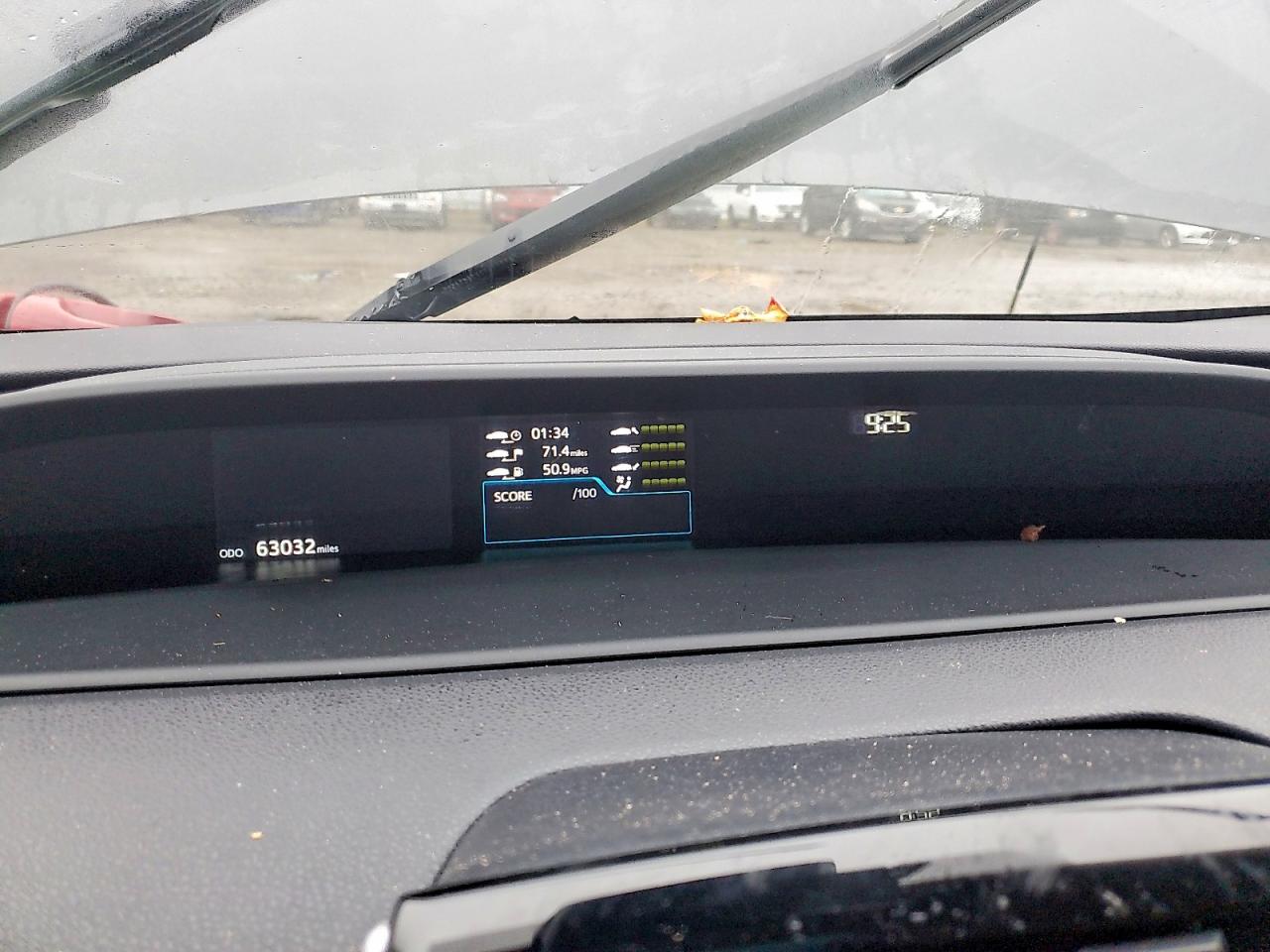 2017 TOYOTA PRIUS photo 9