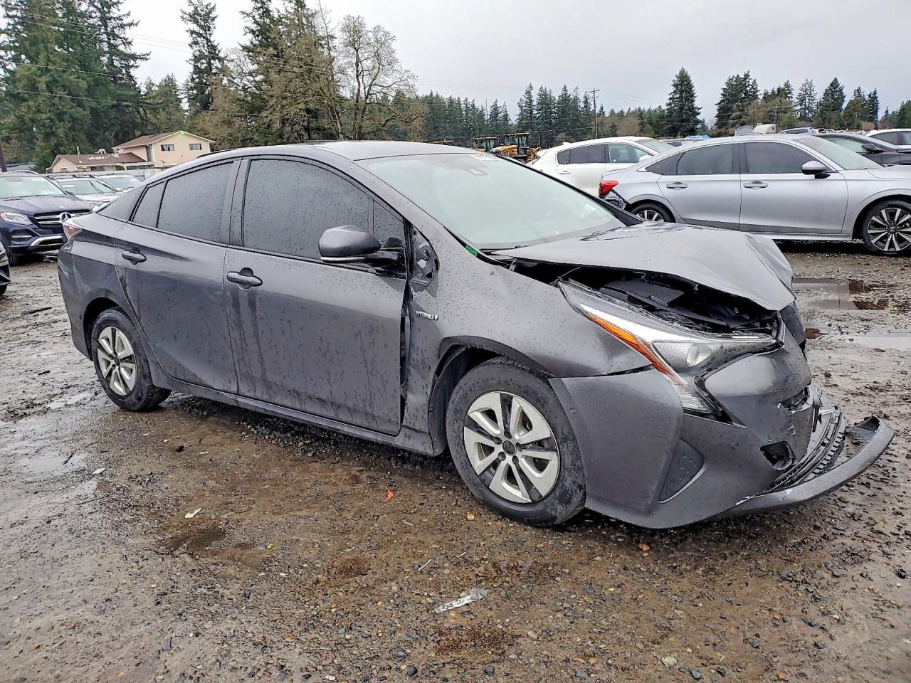 2017 TOYOTA PRIUS photo 4