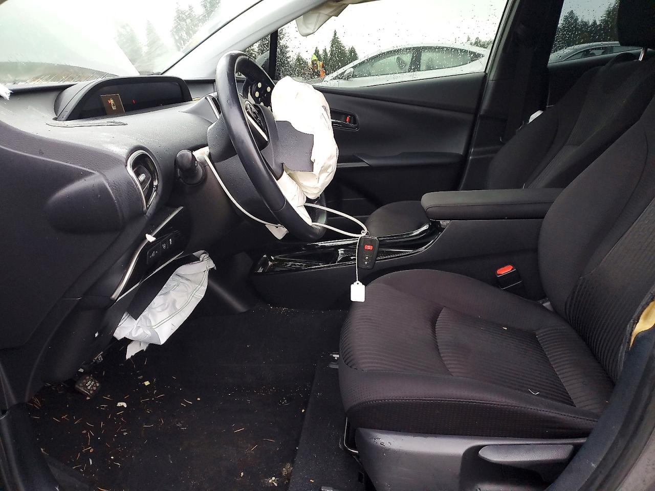 2017 TOYOTA PRIUS photo 7