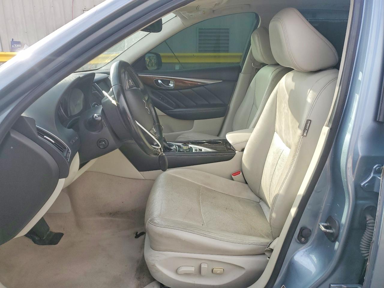 2015 INFINITI Q50 BASE photo 7