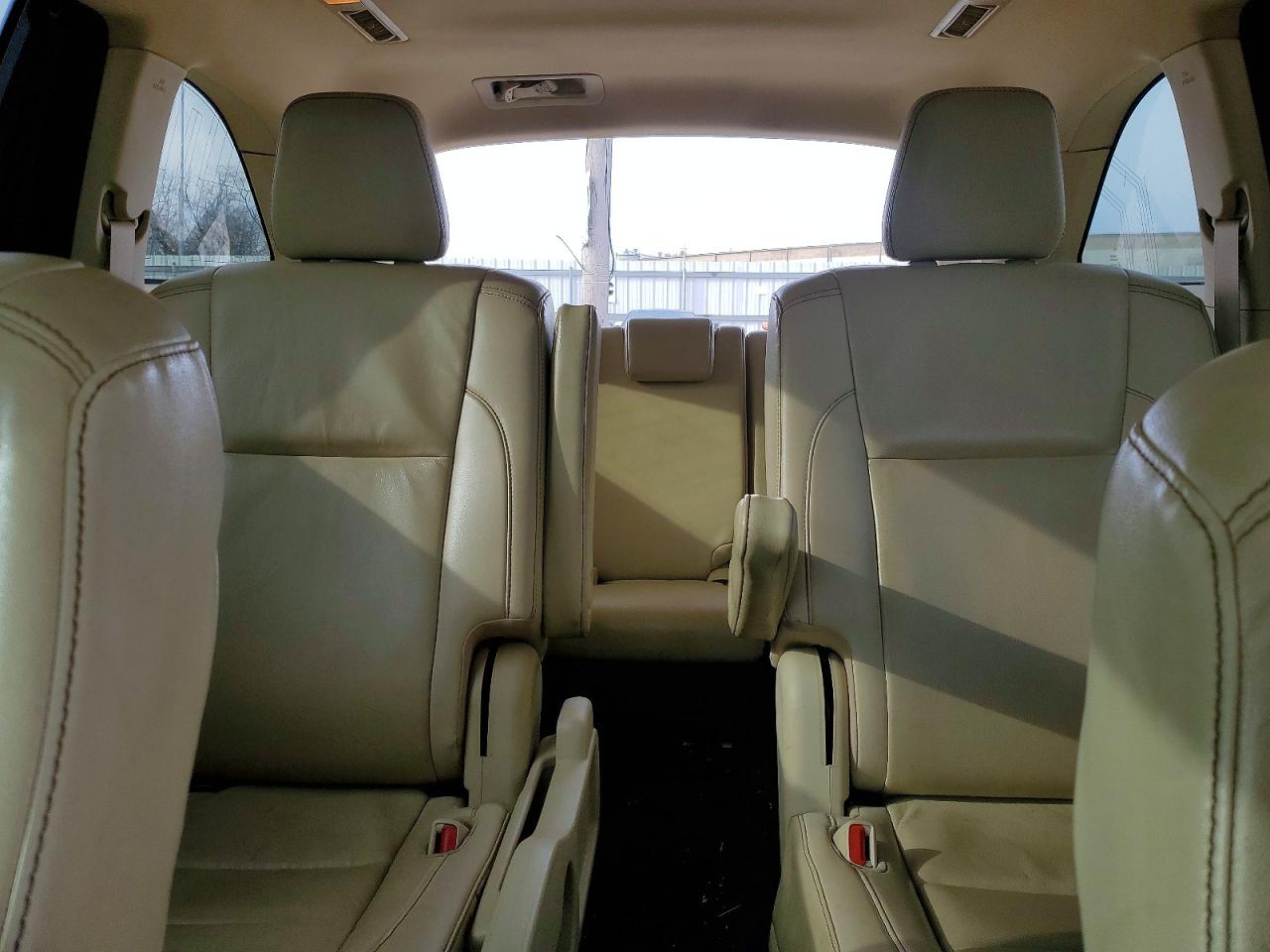 2019 TOYOTA HIGHLANDER SE photo 10