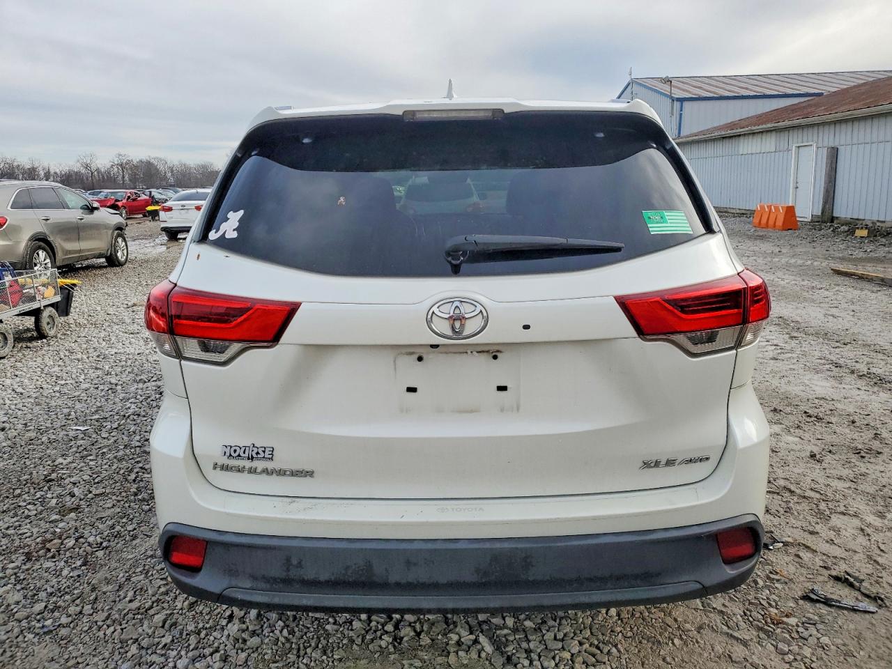 2019 TOYOTA HIGHLANDER SE photo 6