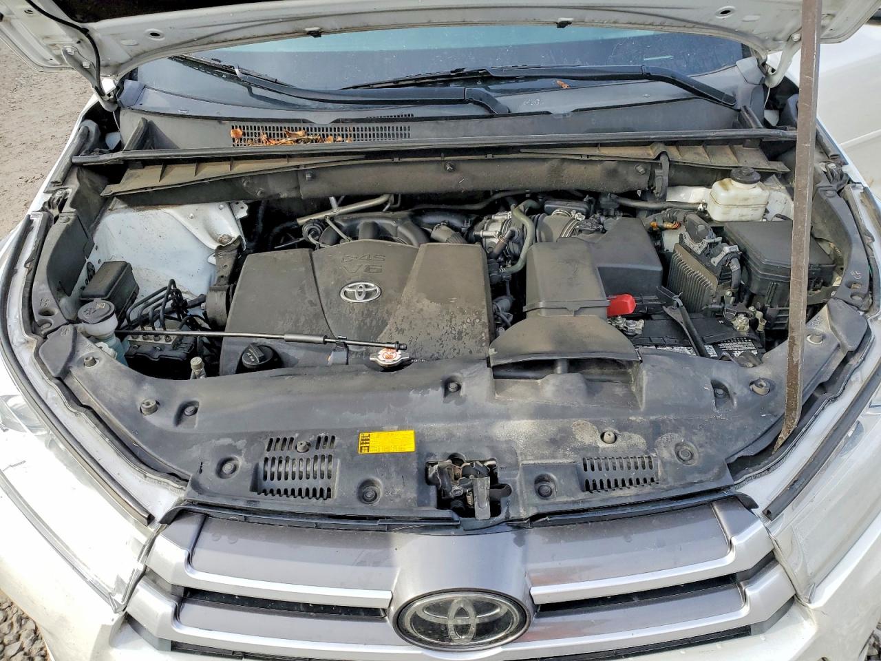 2019 TOYOTA HIGHLANDER SE photo 12