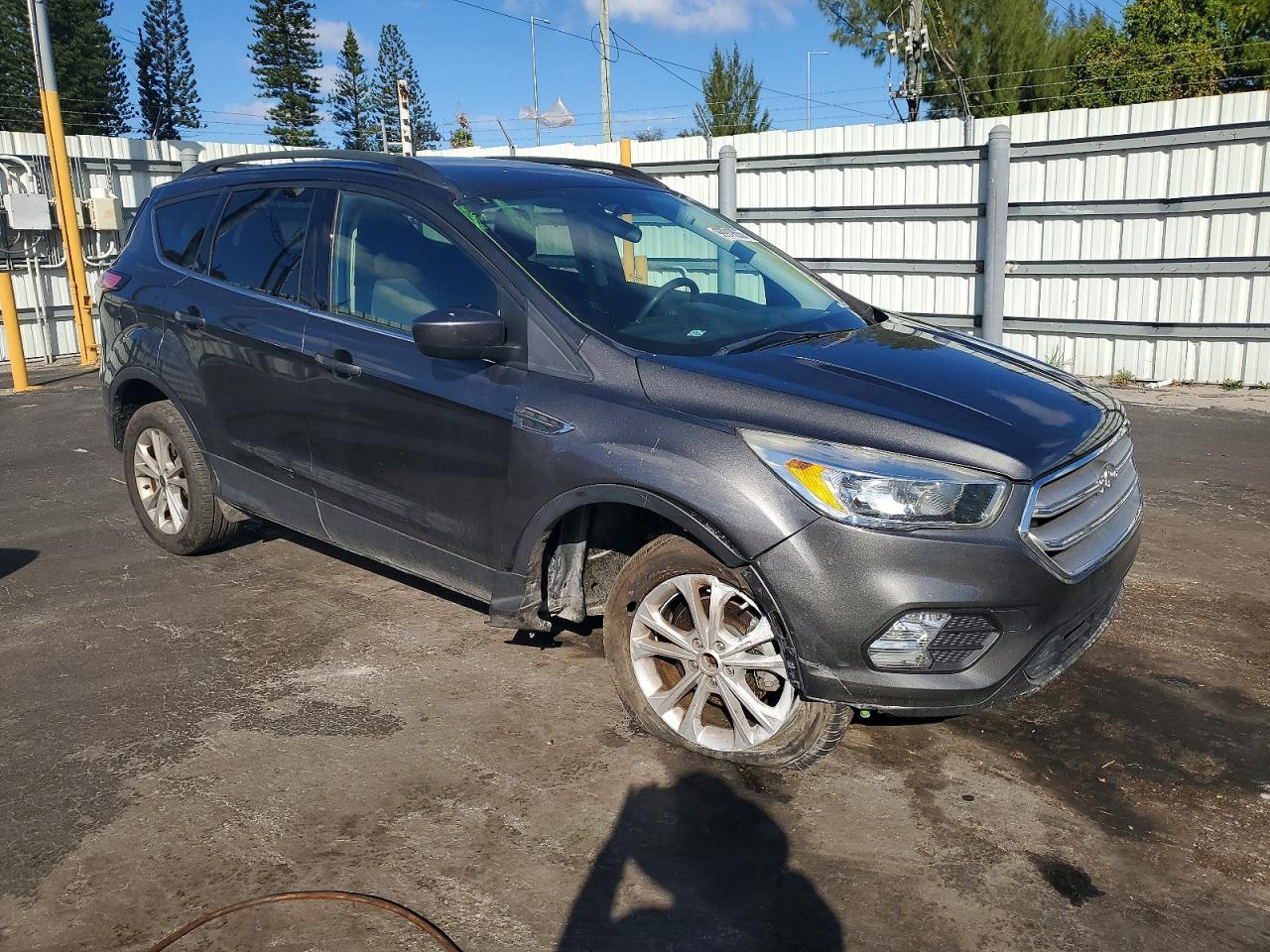 2018 FORD ESCAPE SE photo 4