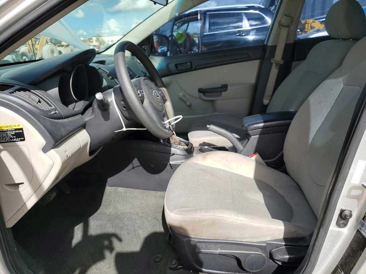2012 KIA FORTE LX photo 7