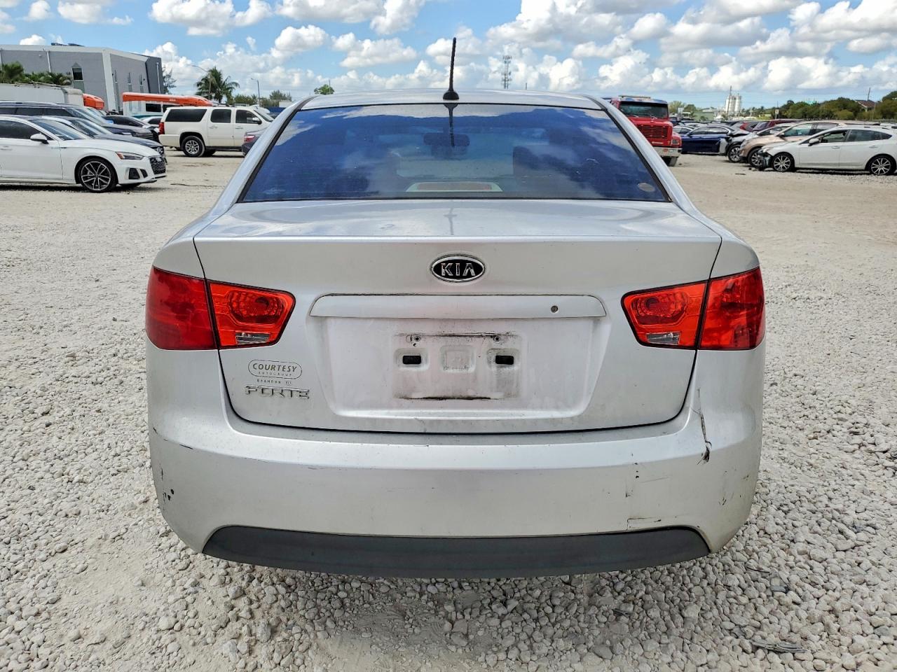 2012 KIA FORTE LX photo 6