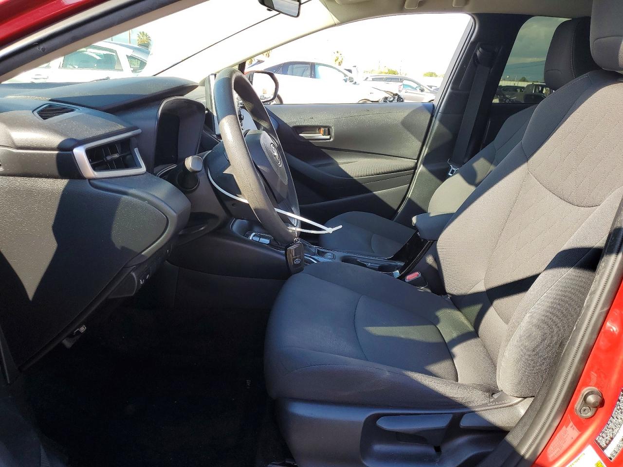 2020 TOYOTA COROLLA LE photo 7