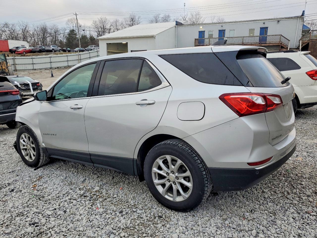 2020 CHEVROLET EQUINOX LT photo 2