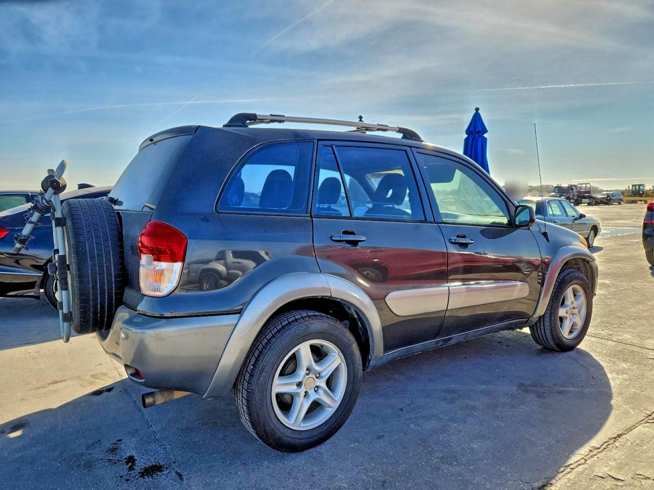 2003 TOYOTA RAV4 photo 3