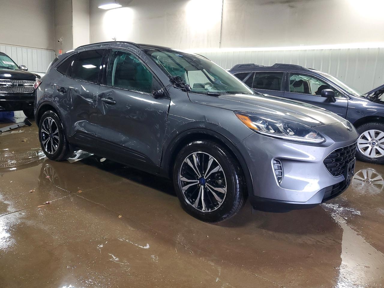 2022 FORD ESCAPE SE photo 4