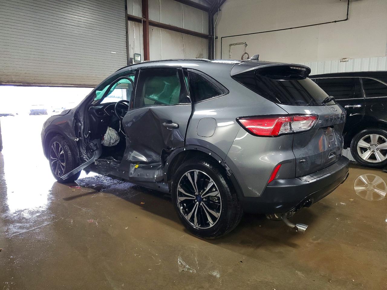 2022 FORD ESCAPE SE photo 2