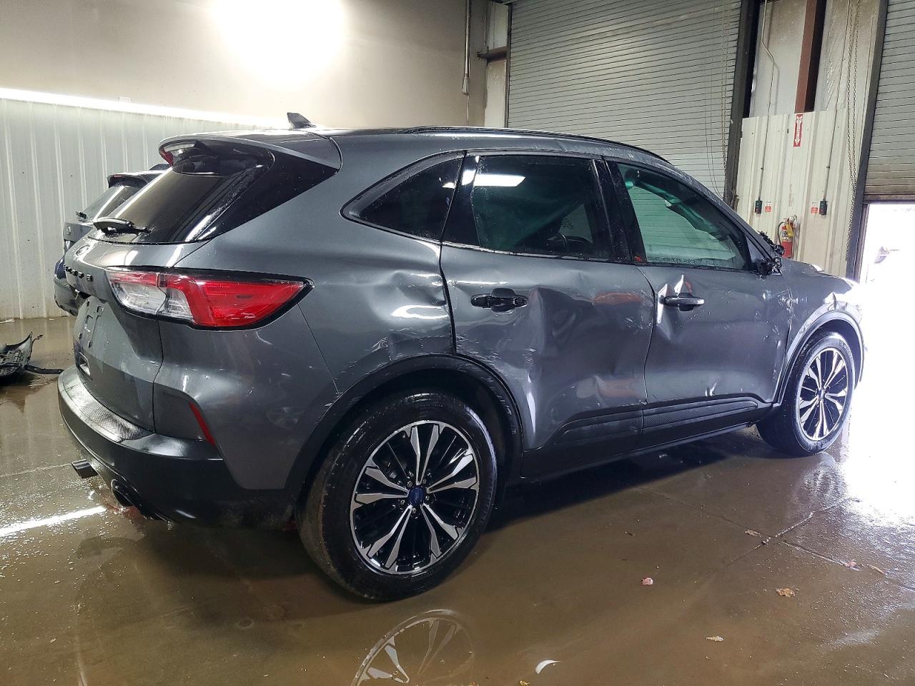 2022 FORD ESCAPE SE photo 3