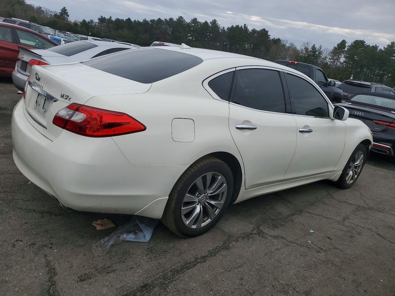 2012 INFINITI M37 X photo 3