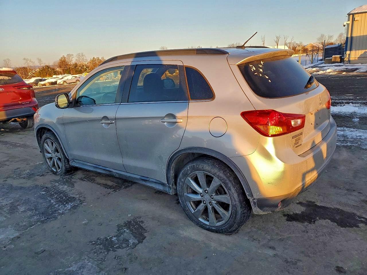 2013 MITSUBISHI OUTLANDER SPORT LE photo 2