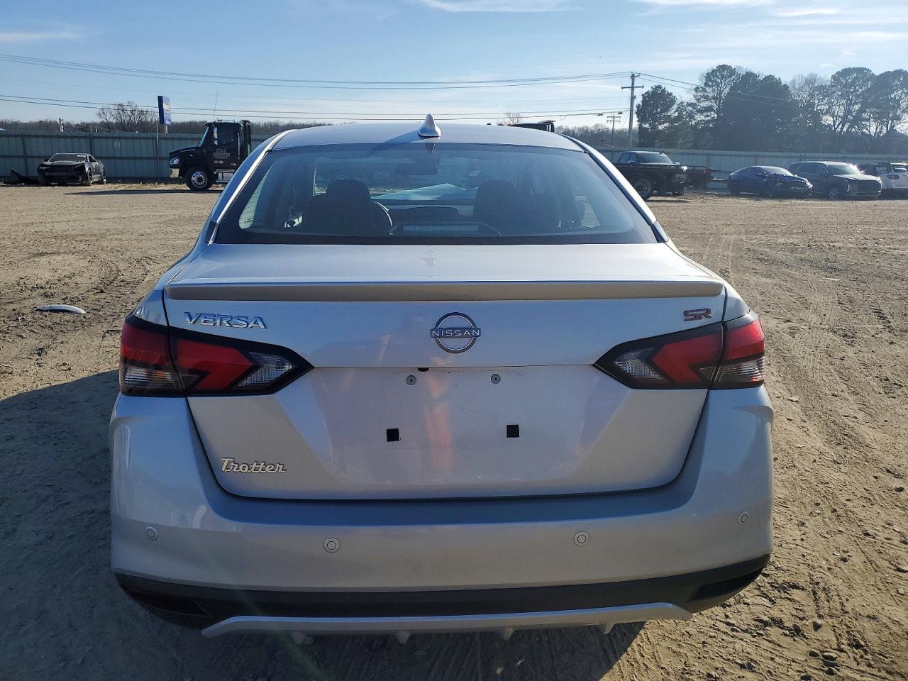 2025 NISSAN VERSA SR photo 6