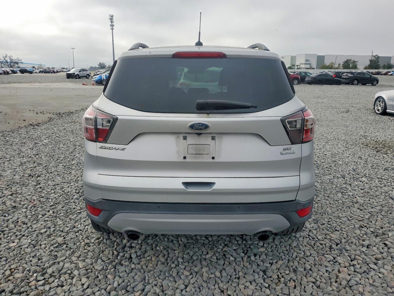 2017 FORD ESCAPE SE photo 6