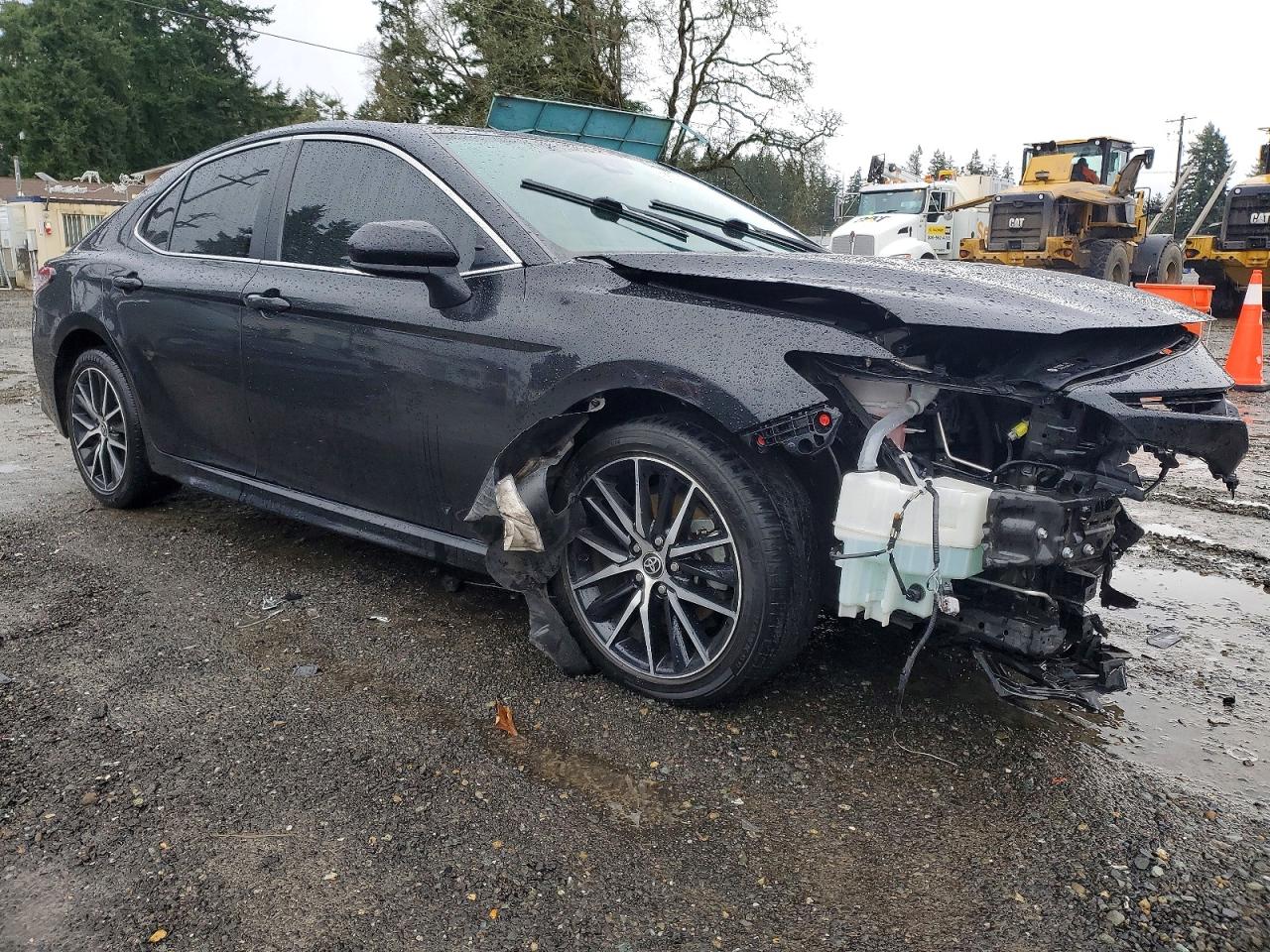 2021 TOYOTA CAMRY SE photo 4