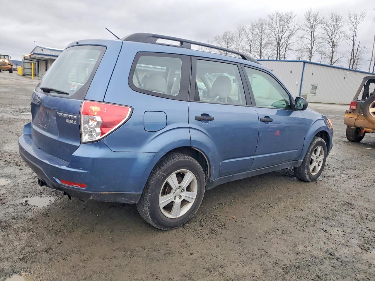 2010 SUBARU FORESTER XS photo 3