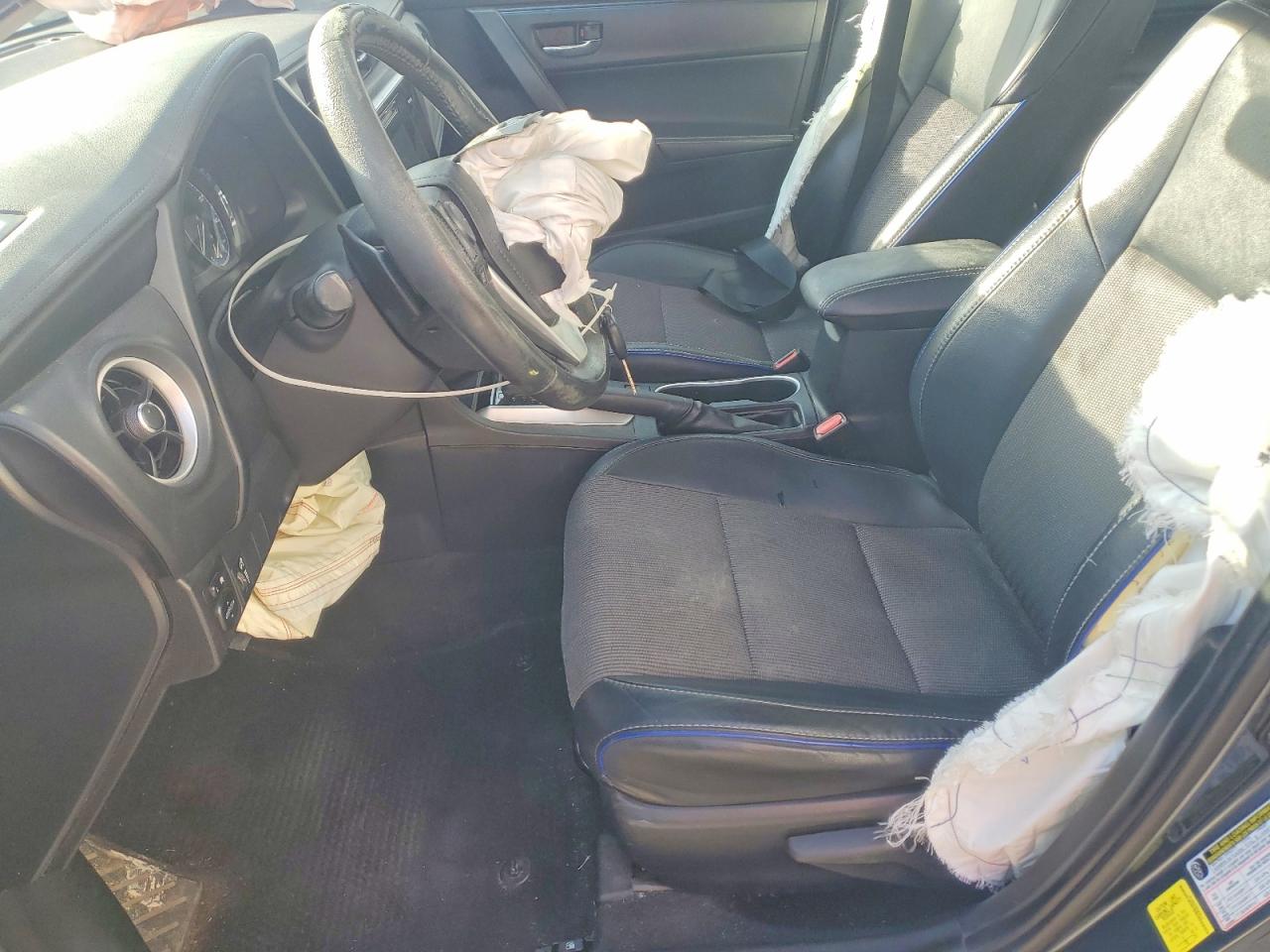 2017 TOYOTA COROLLA L photo 7
