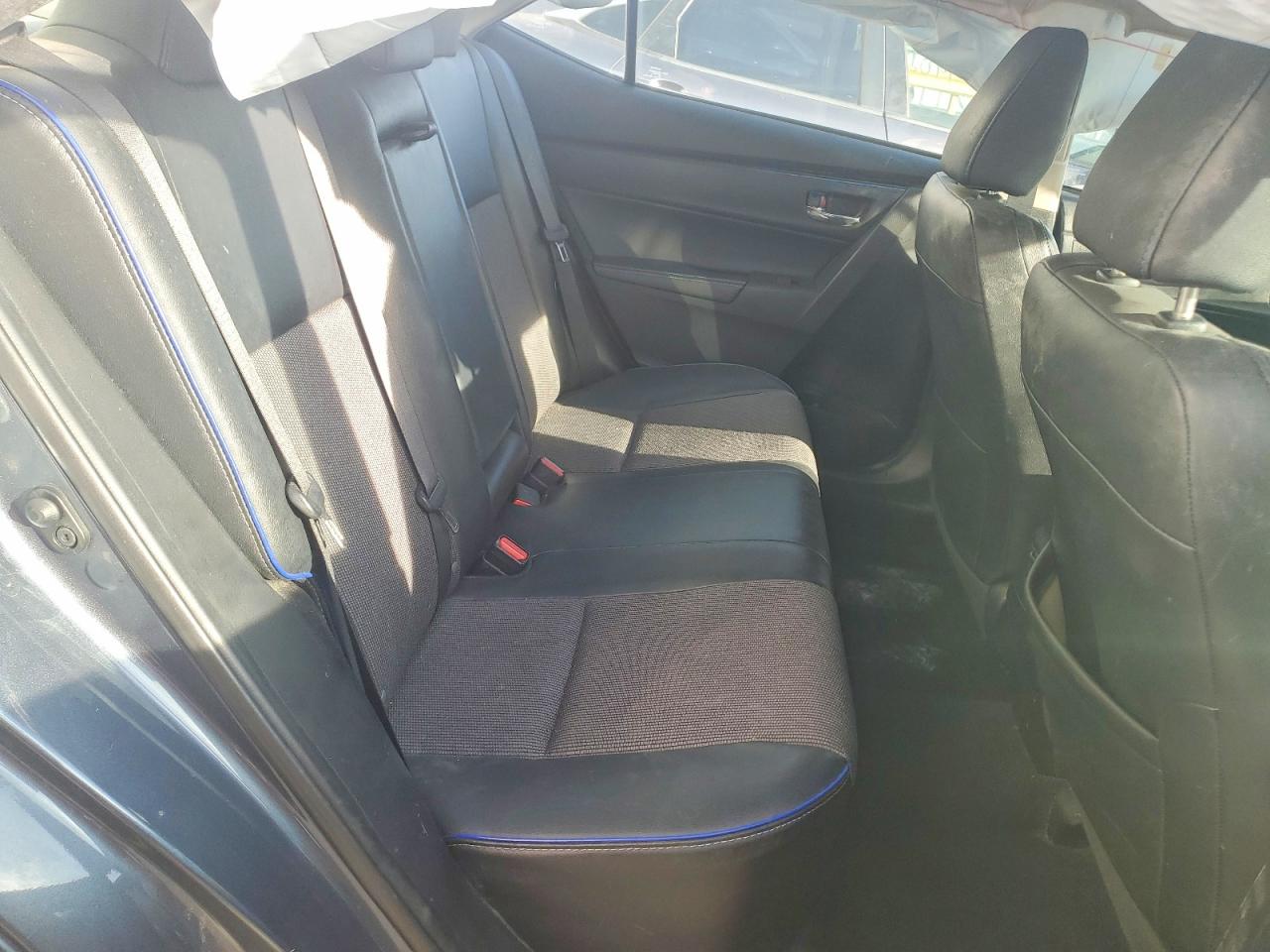 2017 TOYOTA COROLLA L photo 10