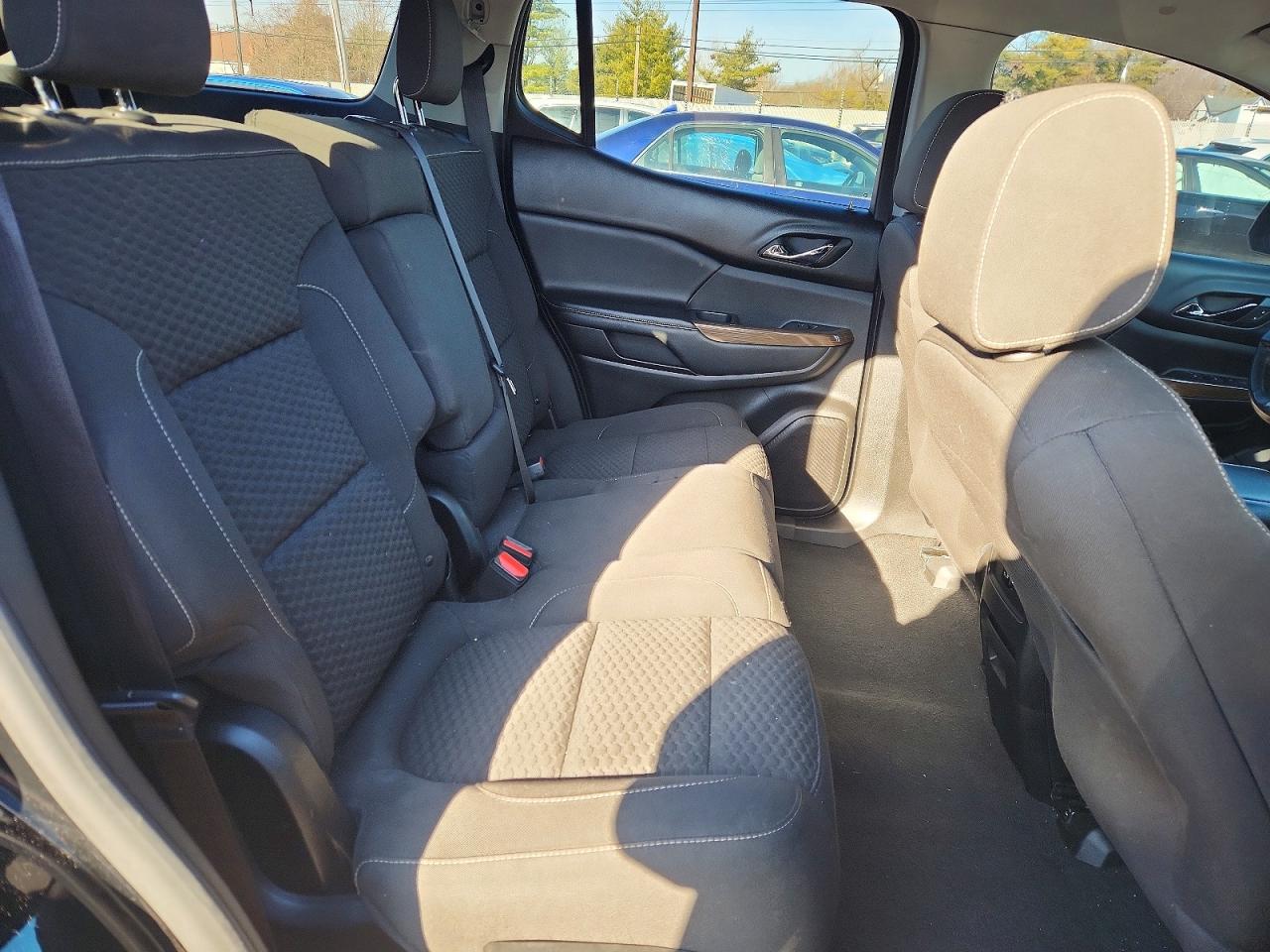 2017 GMC ACADIA SLE photo 4