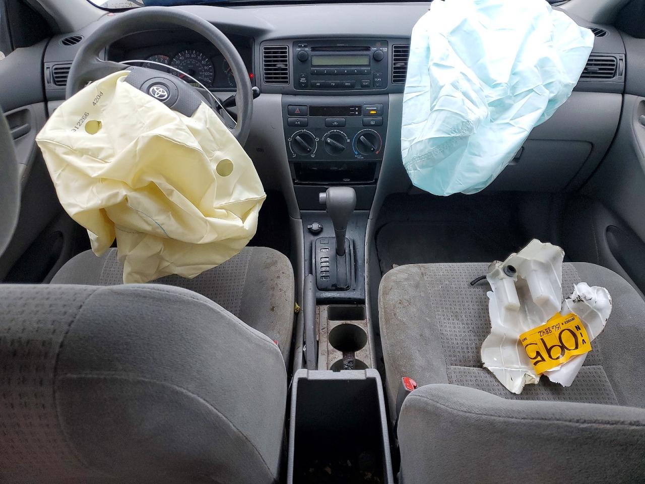 2006 TOYOTA COROLLA CE photo 8