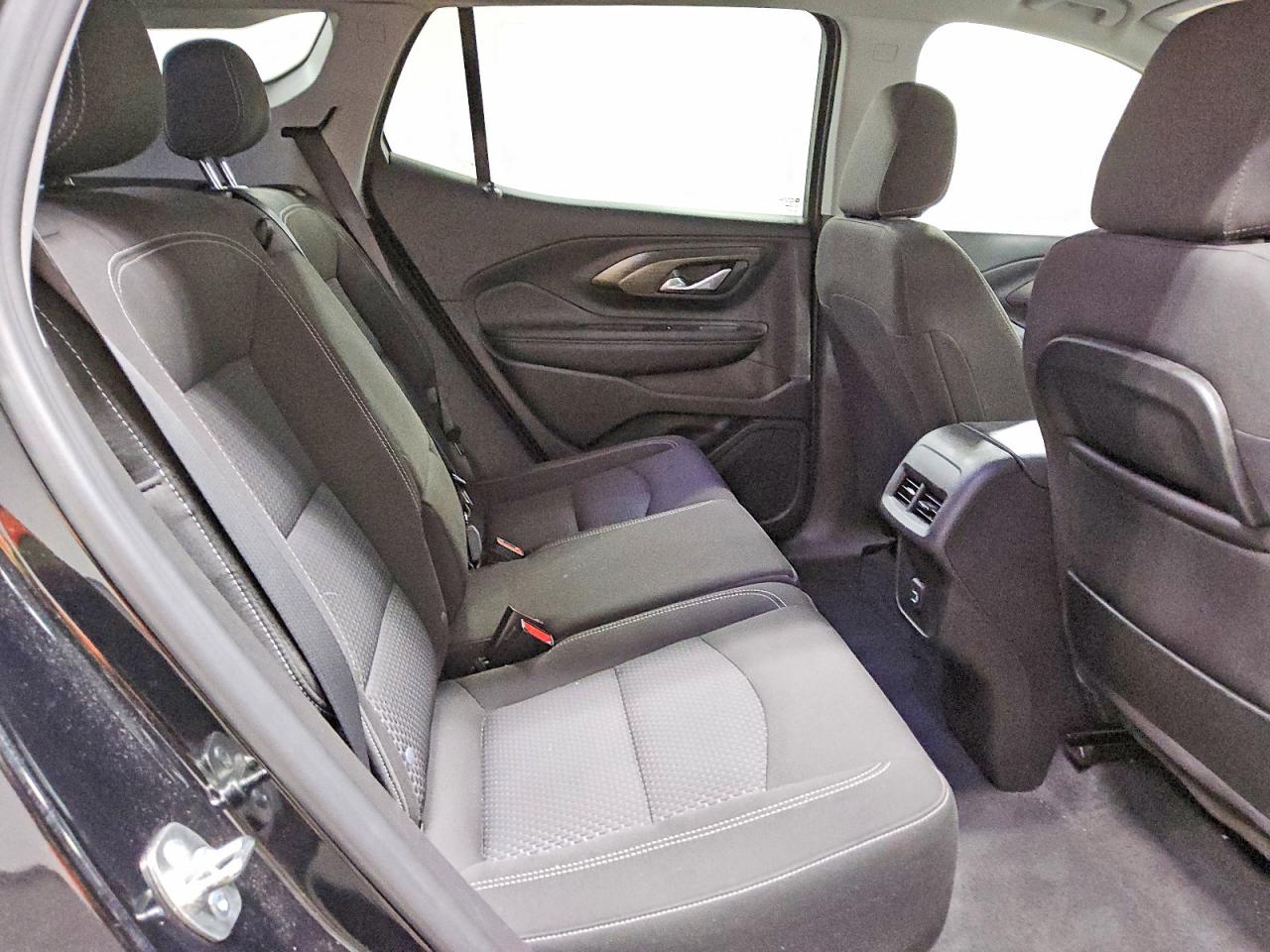 2024 GMC TERRAIN SLE photo 11