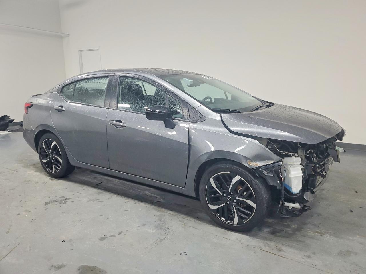 2024 NISSAN VERSA SR photo 4