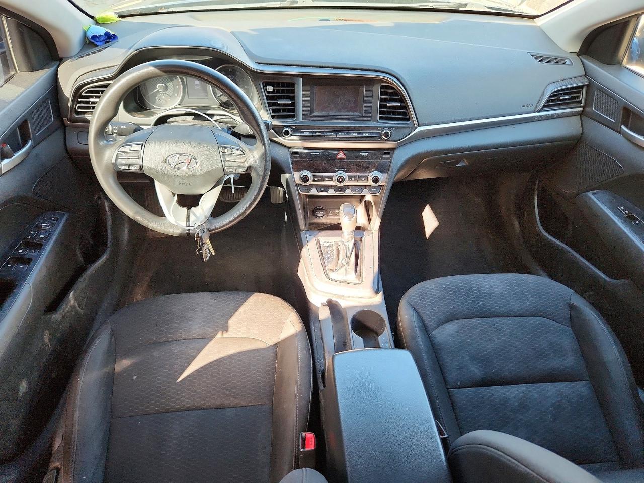 2020 HYUNDAI ELANTRA SE photo 8