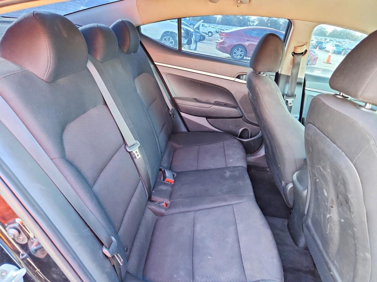 2020 HYUNDAI ELANTRA SE photo 10
