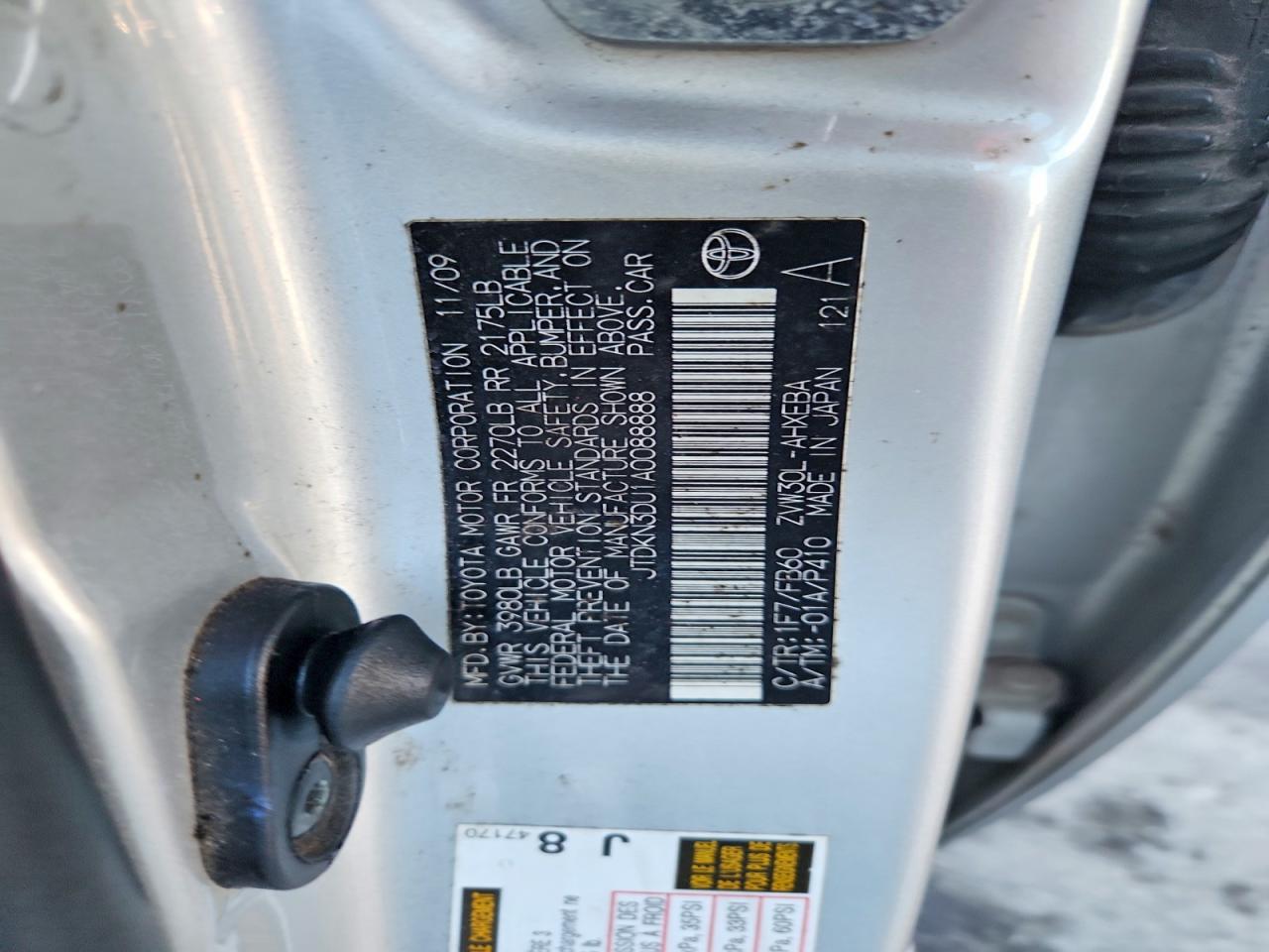 2010 TOYOTA PRIUS photo 14
