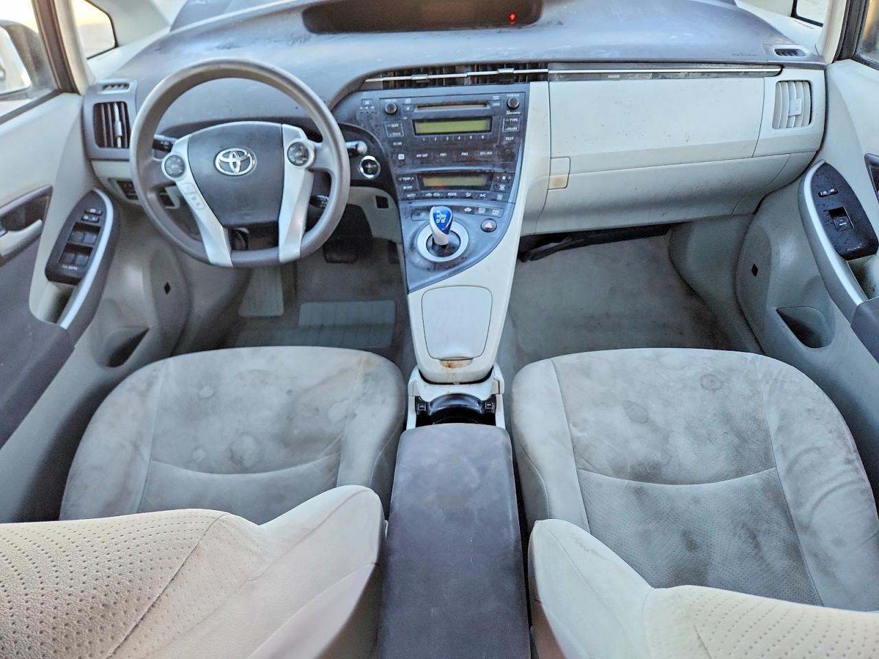 2010 TOYOTA PRIUS photo 8