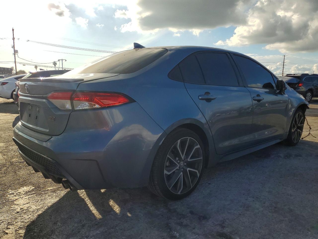 2020 TOYOTA COROLLA SE photo 3