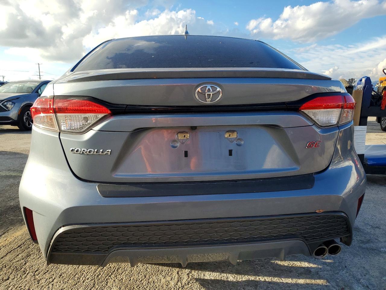 2020 TOYOTA COROLLA SE photo 6