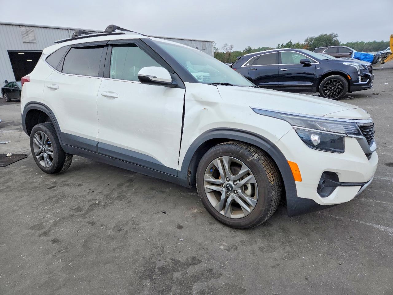 2021 KIA SELTOS S photo 4