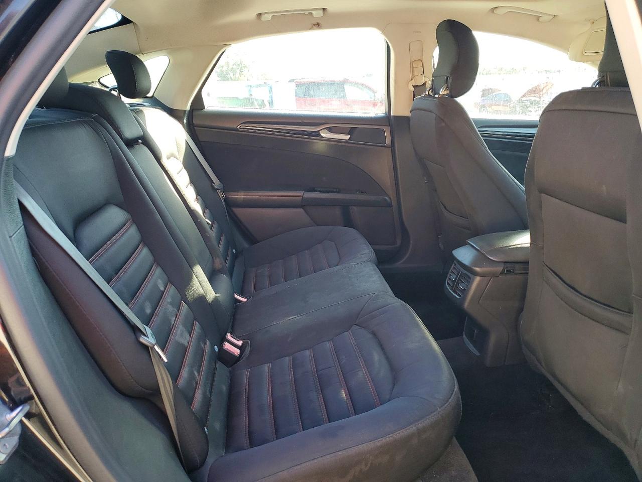 2015 FORD FUSION SE photo 10