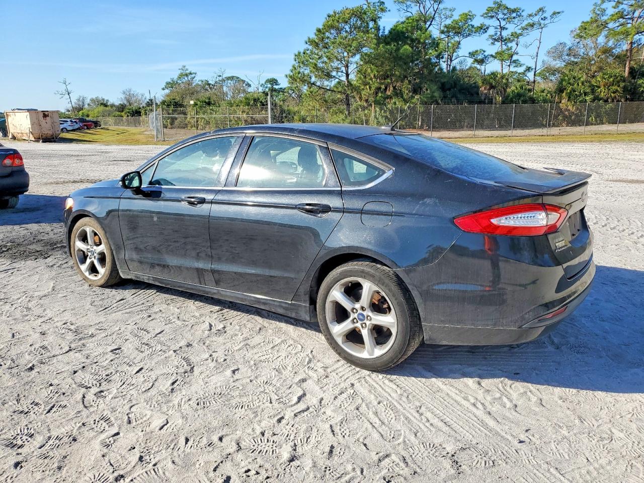 2015 FORD FUSION SE photo 2